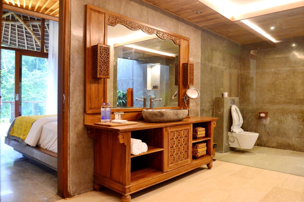 Royal Maha Pool Suite