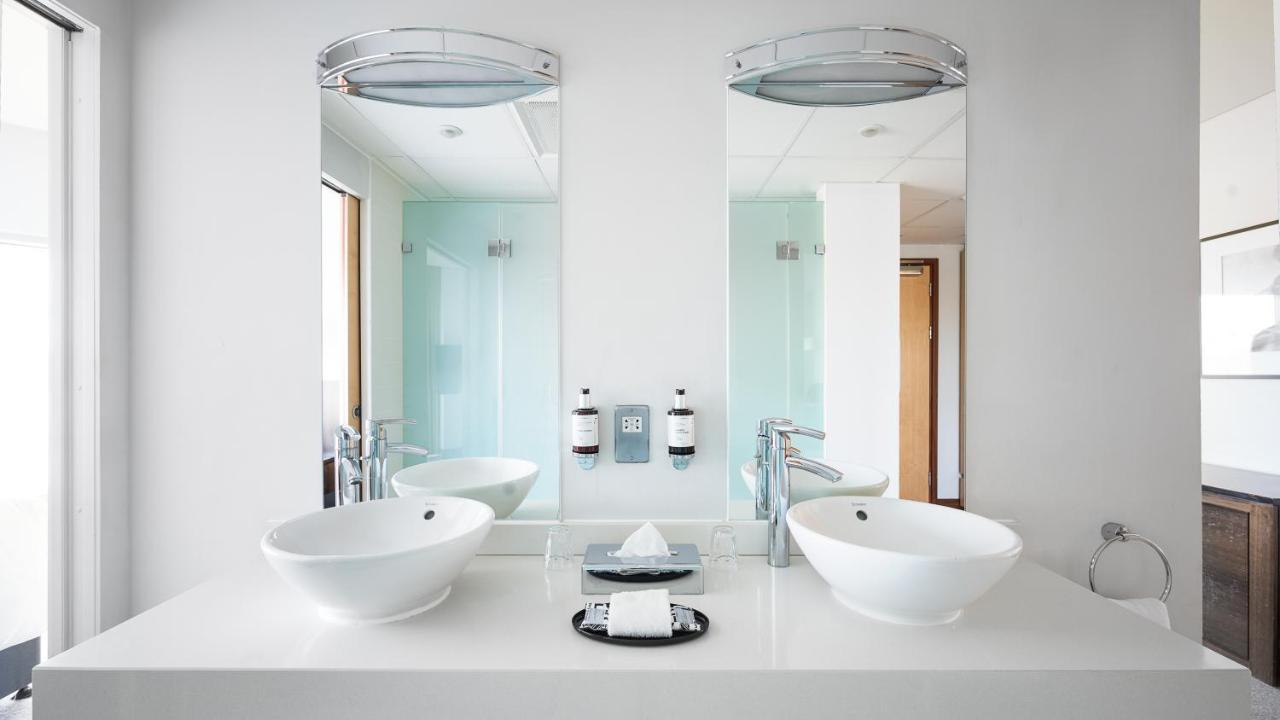 Deluxe Family Room,1208734633:JPEG