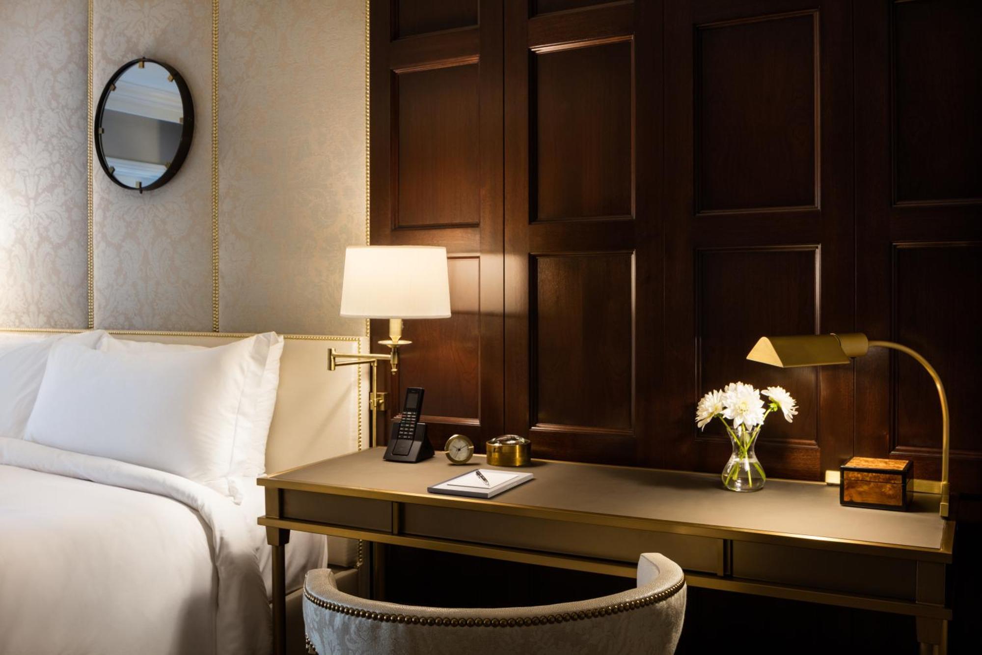 Grand Deluxe King Accessible
