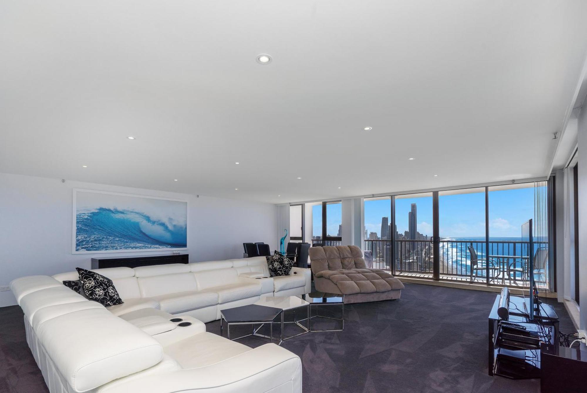 Three-Bedroom Sub Penthouse Apartment - Ocean Front
