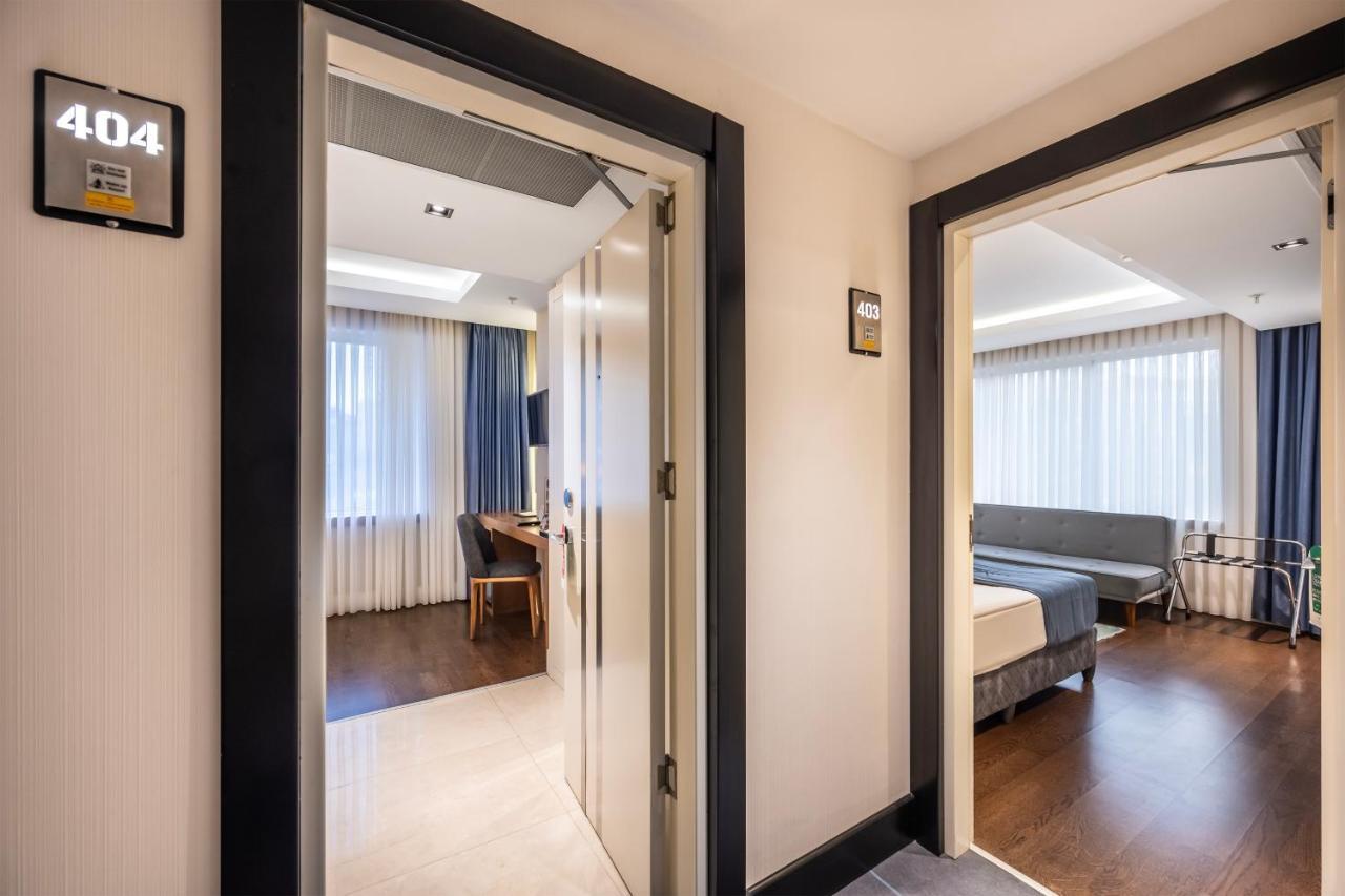 Connecting Double and Twin Room