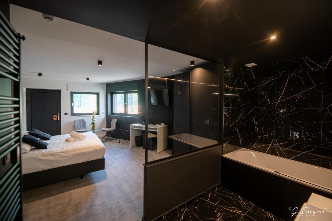 Superior Suite Whirlpool Bath Thermal Bath Access