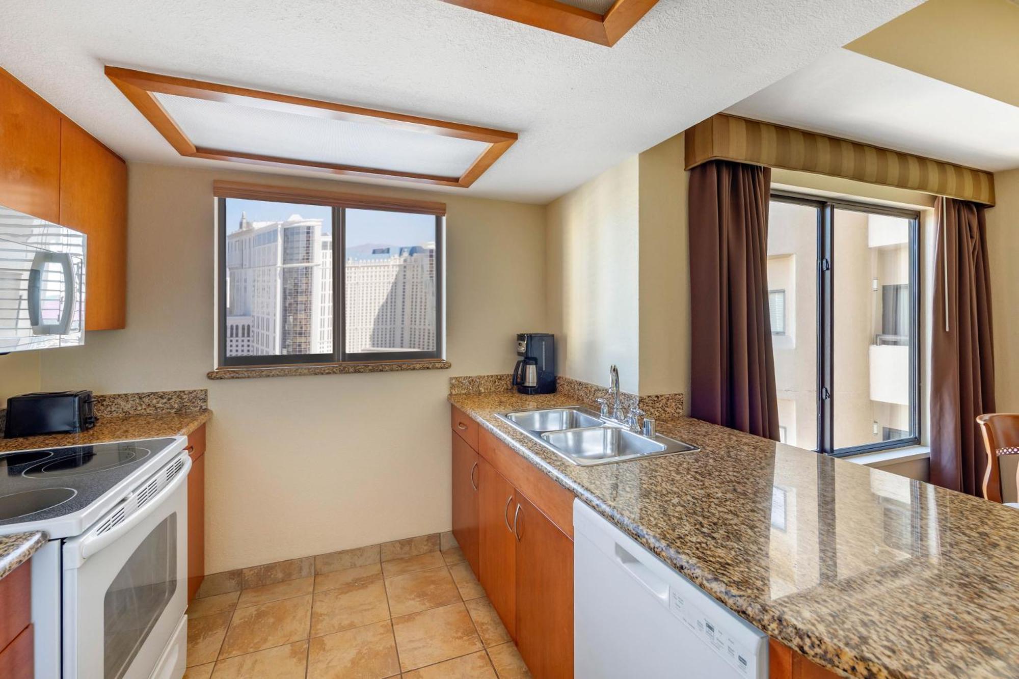 One-Bedroom King Suite with Roll-In Shower