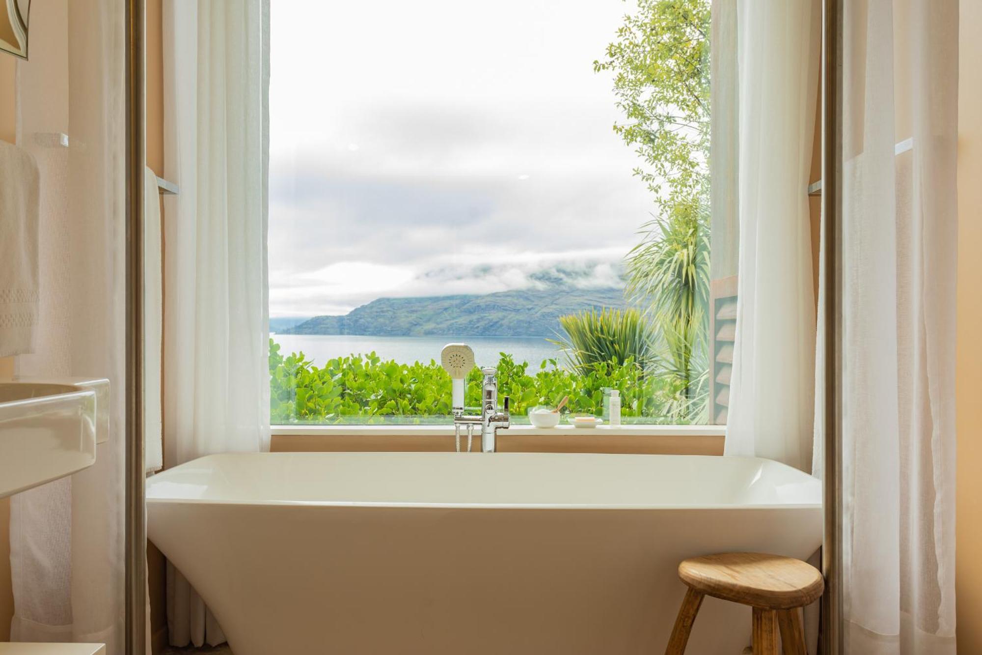 Lake View Suite