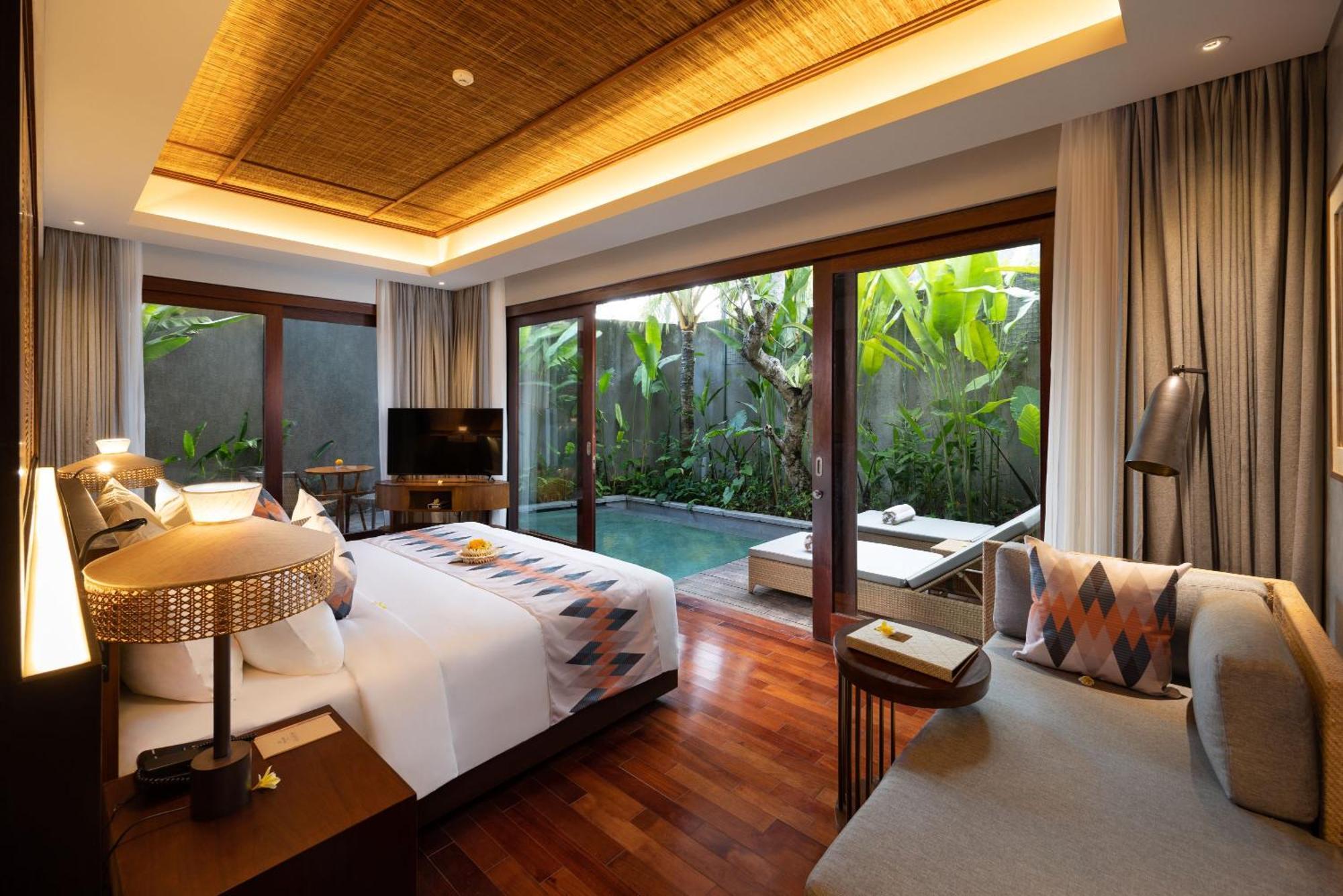 Suite with Pool and Daily Afternoon Tea