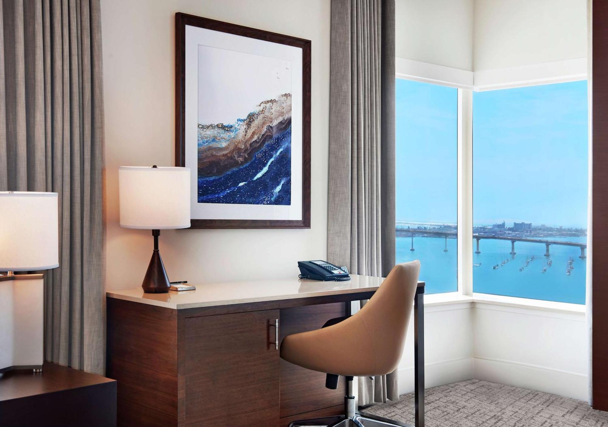 Corner Studio with King Bed and Panoramic View
