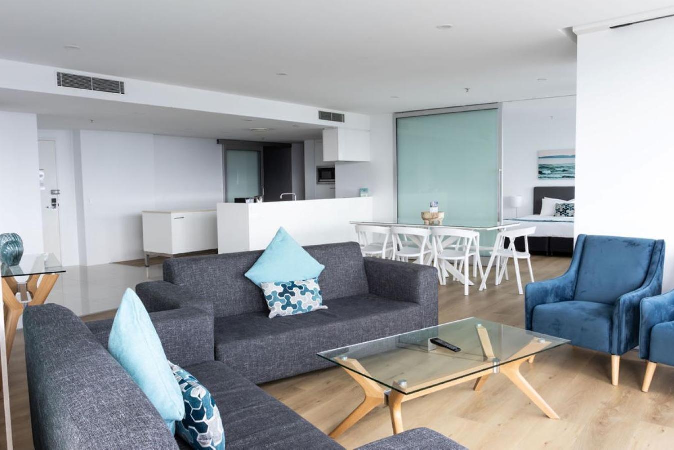 Four-Bedroom Apartment with Spa Bath