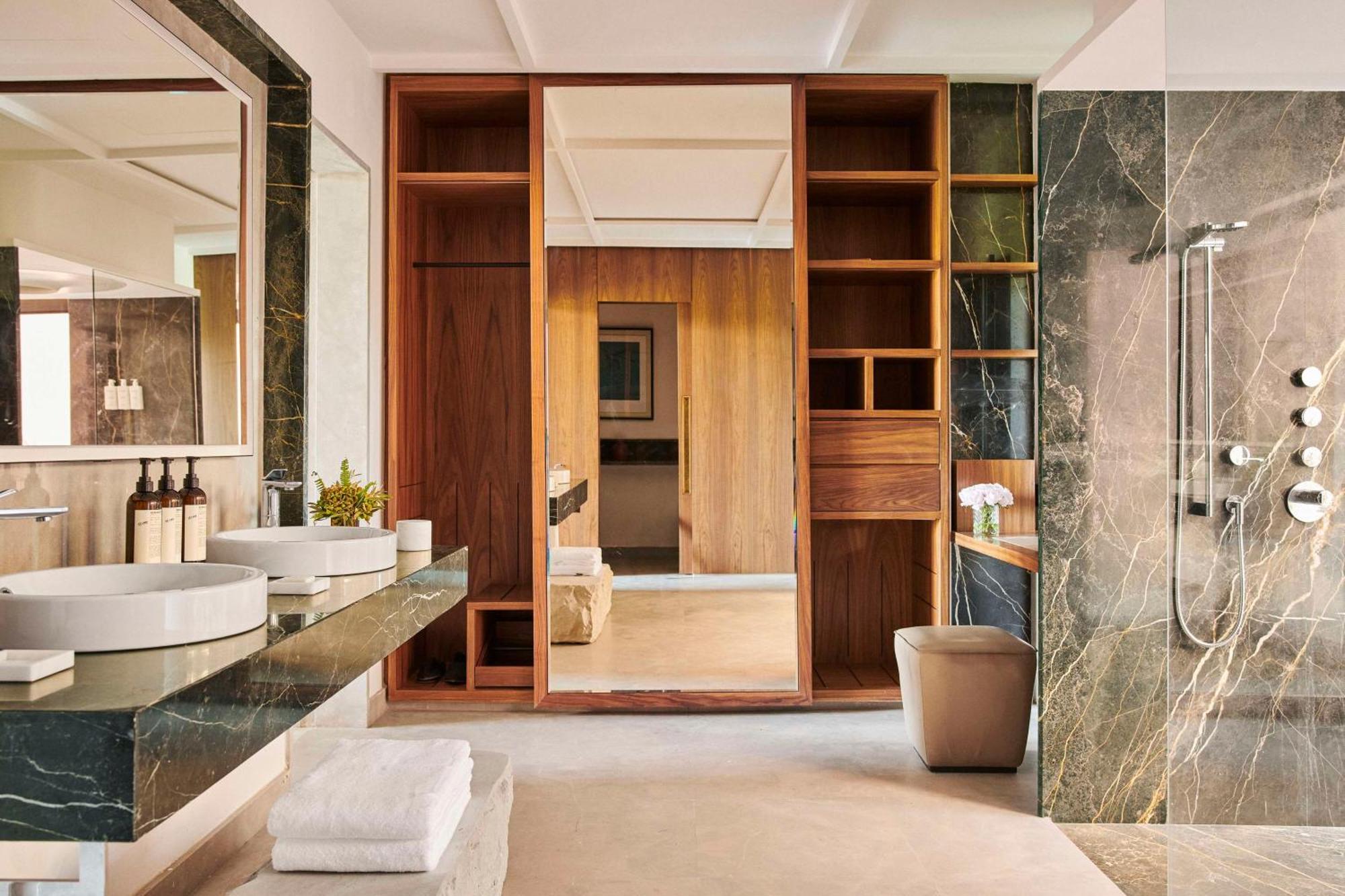 Park King Suite