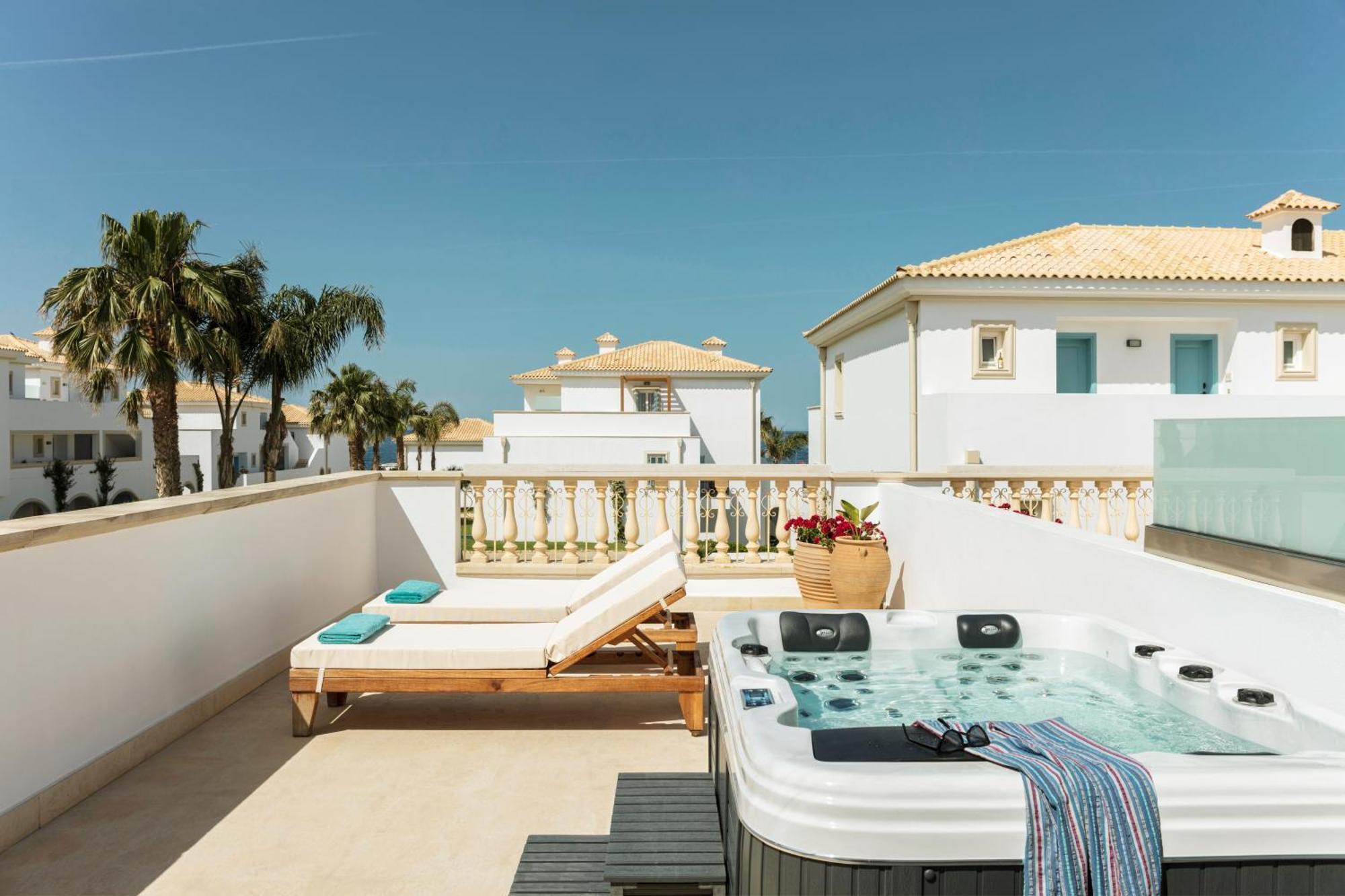 Bungalow Family Garden View Outdoor Whirlpool Spa Jazzi