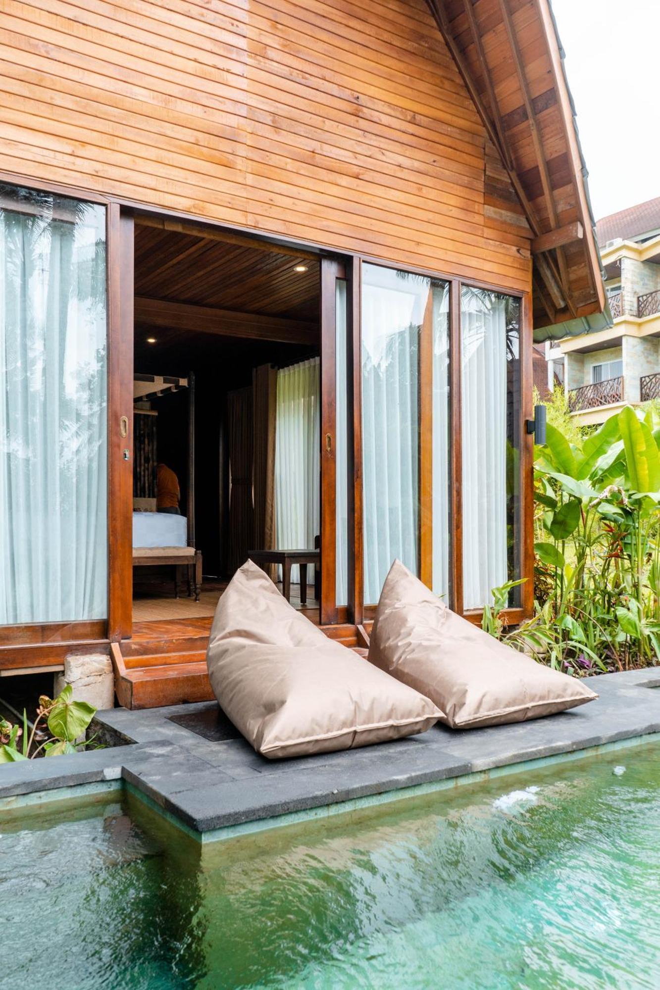 One-Bedroom Wooden  Pool Villa