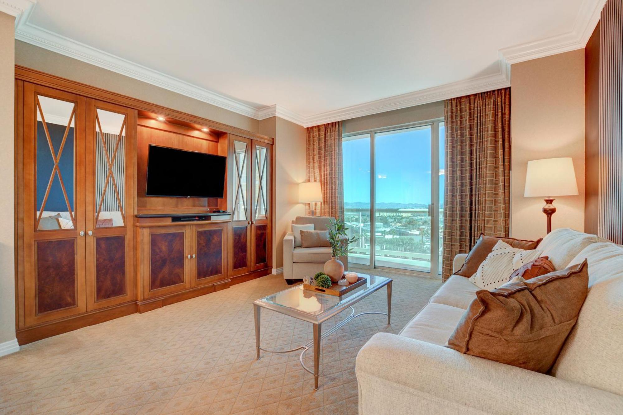 Superior King Suite