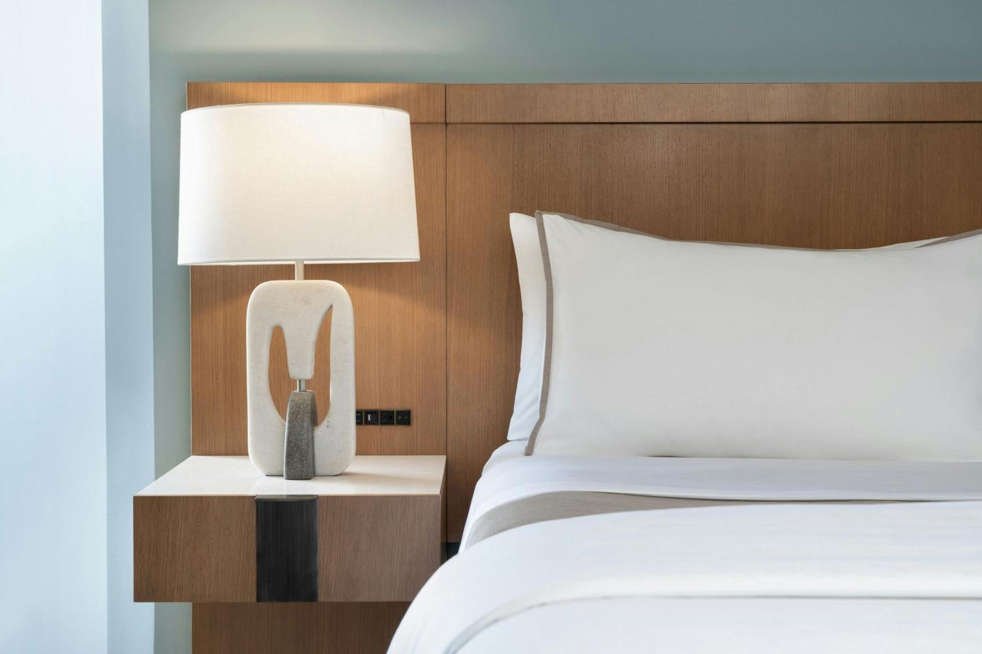Newly Renovated Tower Premier Ocean View, Larger Guest room, 1 King