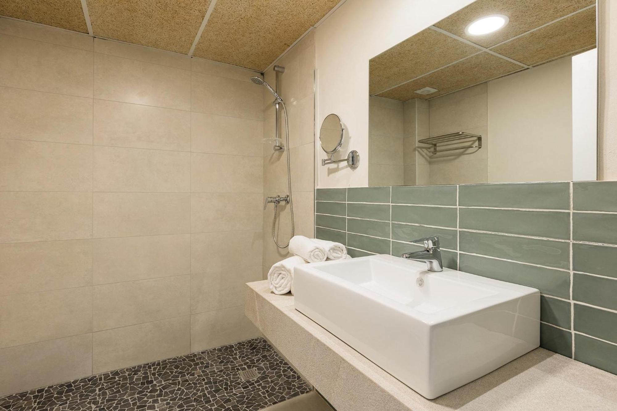 Double Room  with Pool View - Single Use