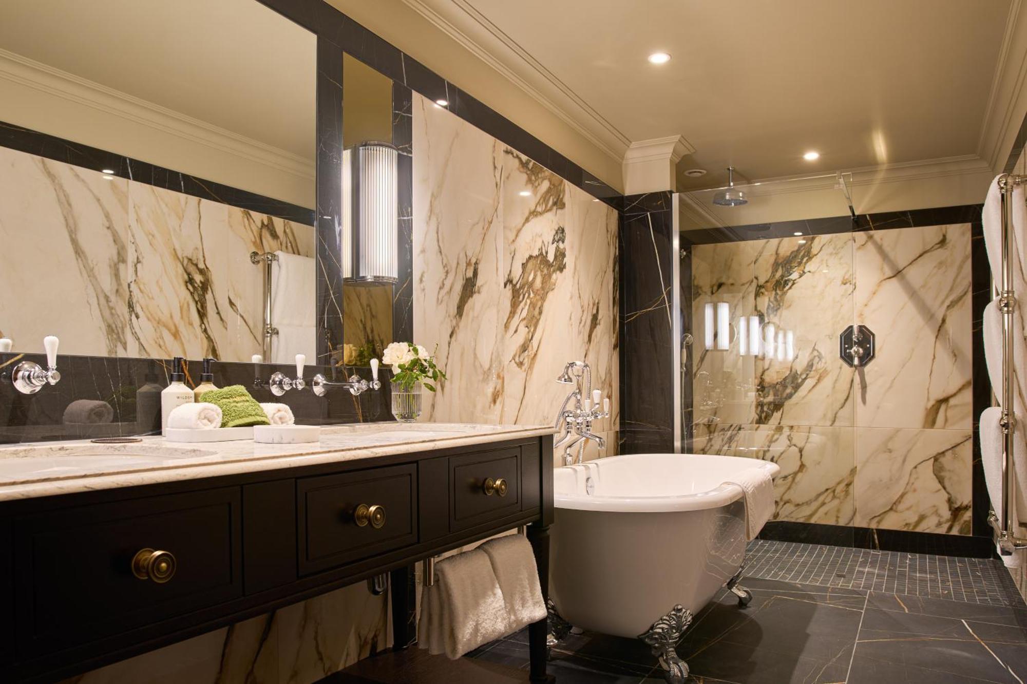 Deluxe King Room with Balcony