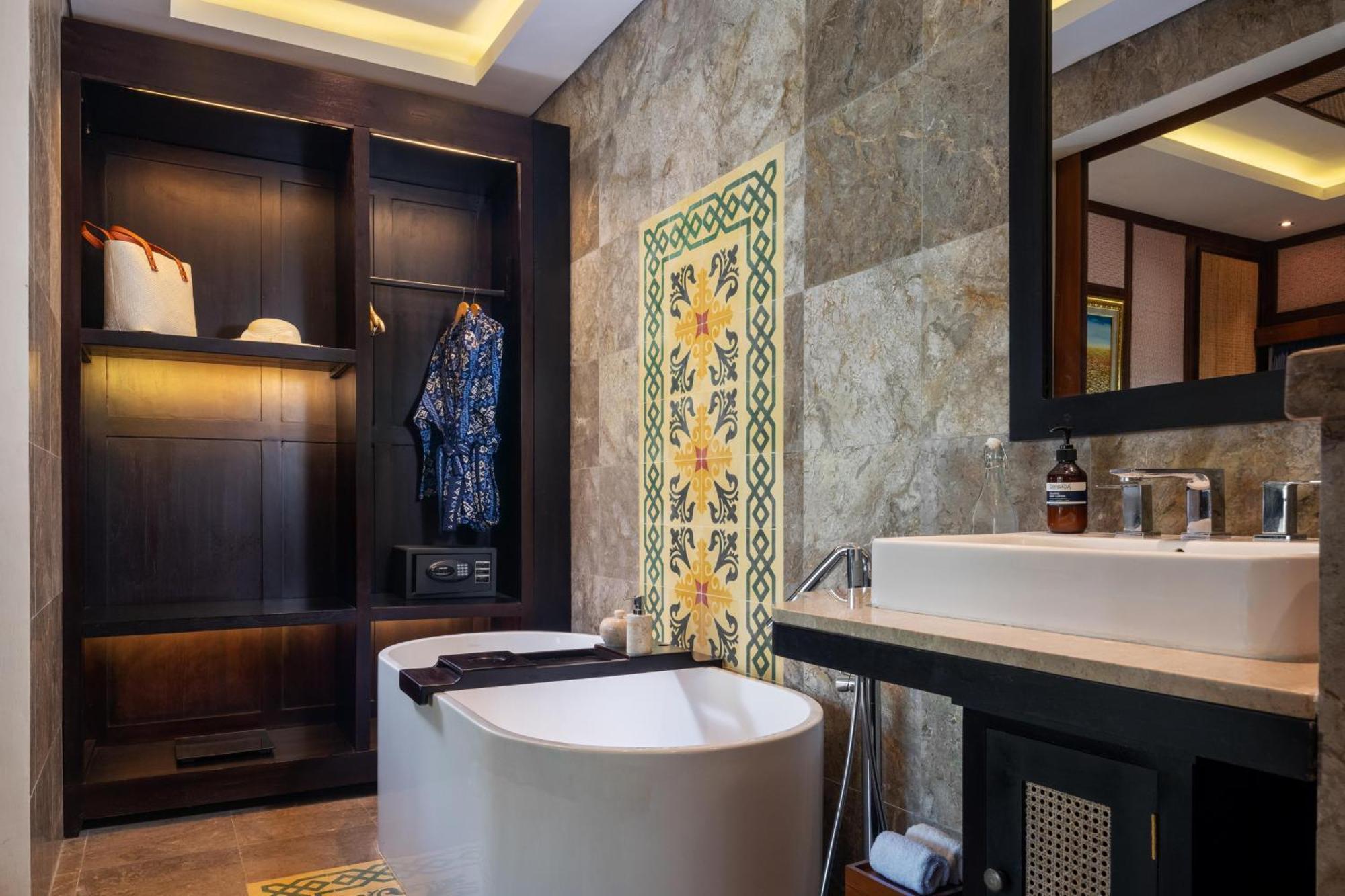 Suite Room with Extra Benefit