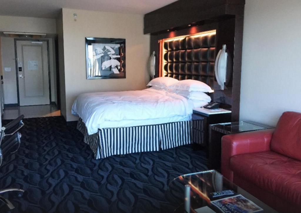 One-Bedroom Junior Suite