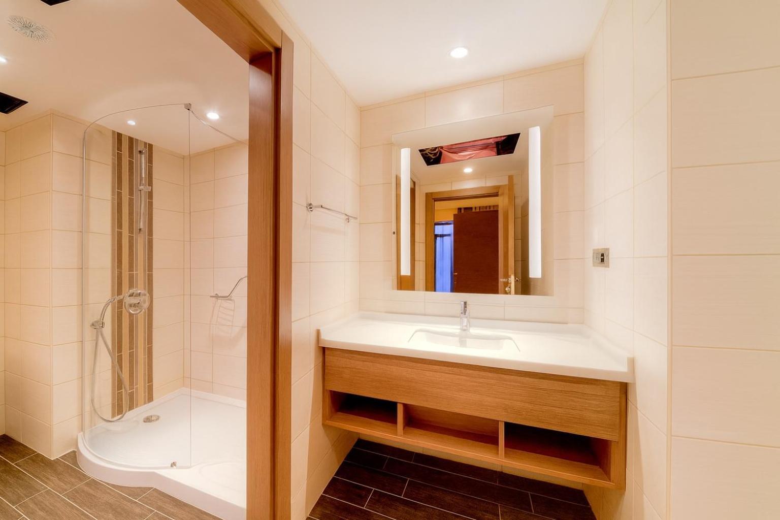 Suite Lit King-Size - Vue sur Mer