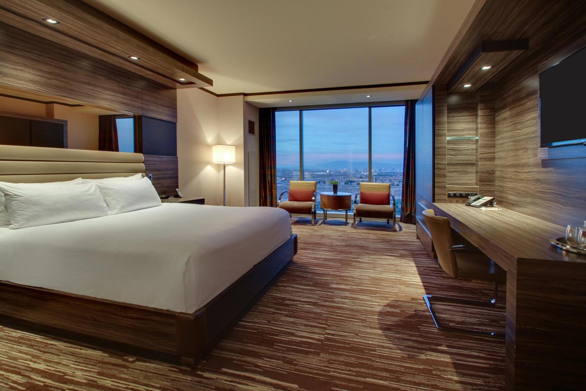 Modern Strip View King