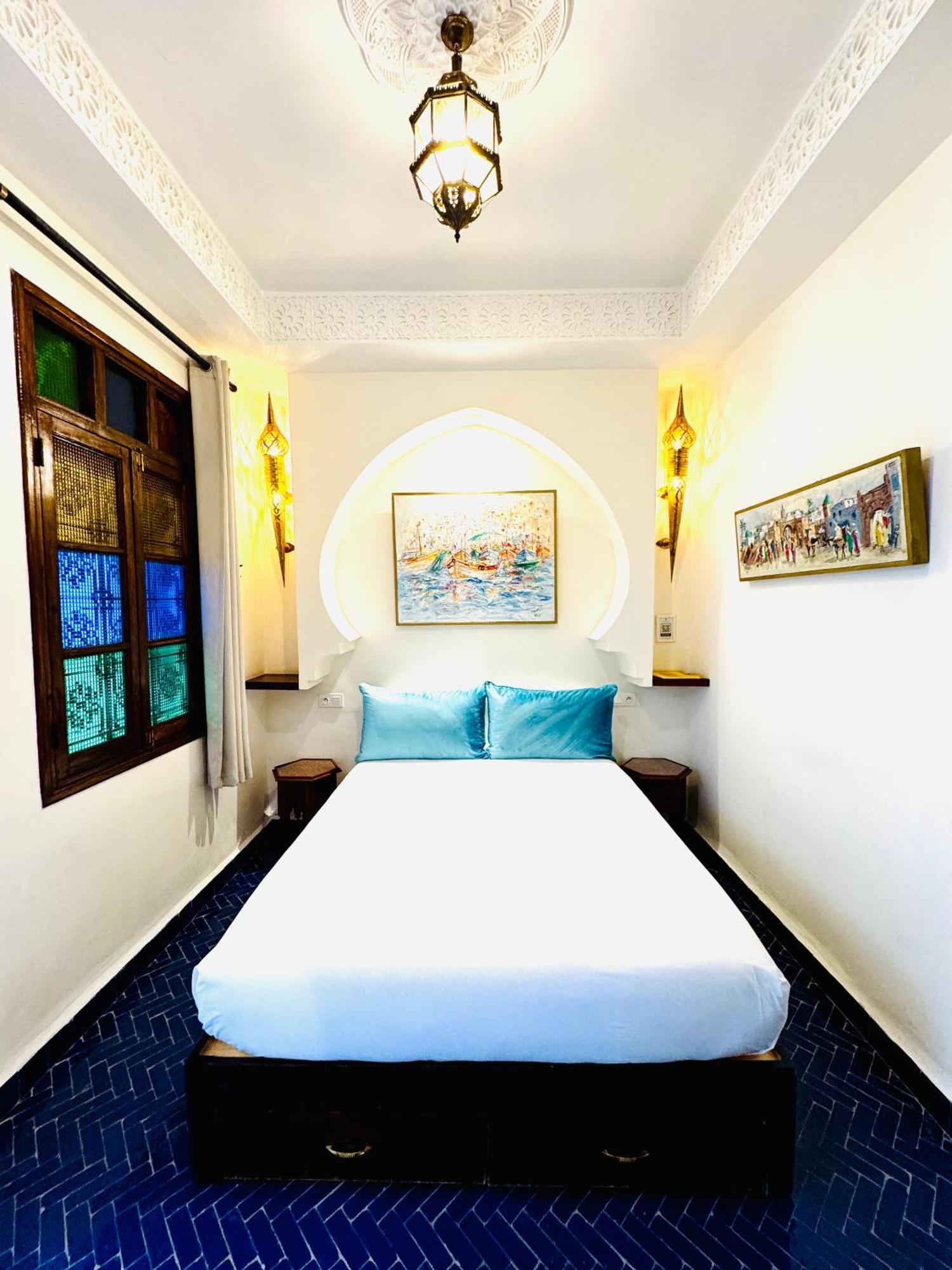 Deluxe Double Room (2 Adults + 1 Child)