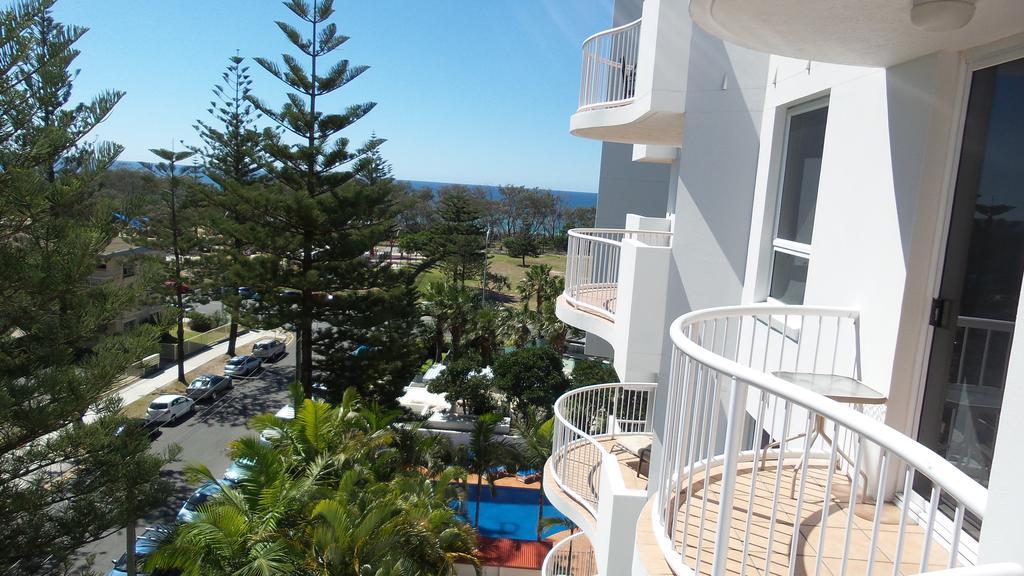 Two-Bedroom Apartment with Sea View (Queen Beds)