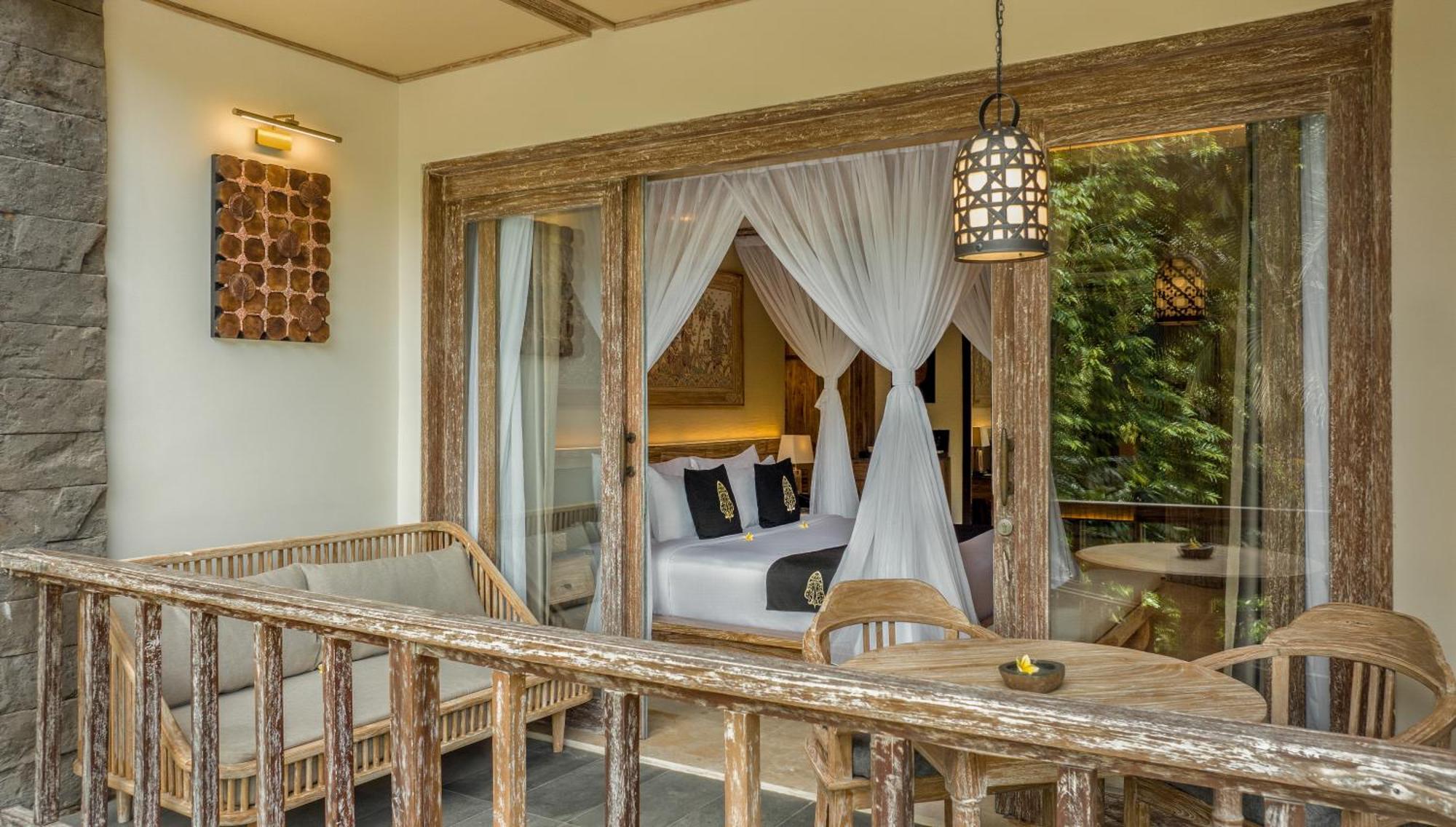 Suite with Garden View