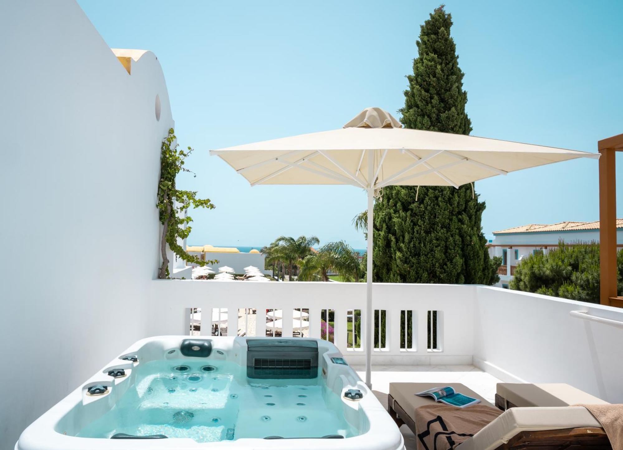 Family Bungalow Garden View Outdoor Whirlpool Spa Jazzi