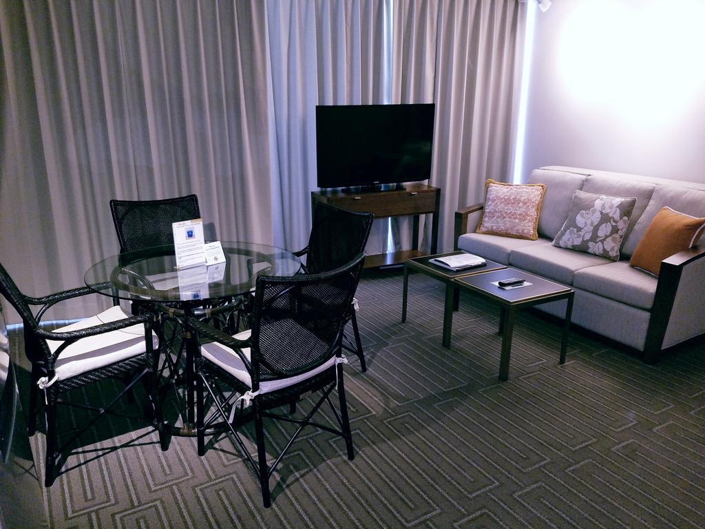 Deluxe Palm Suite