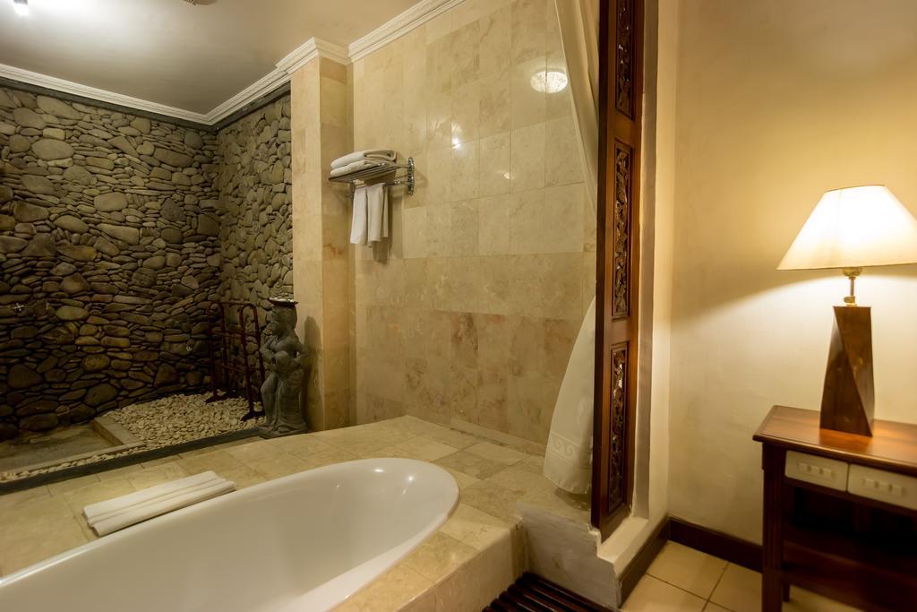 Deluxe Double Room with Pool View