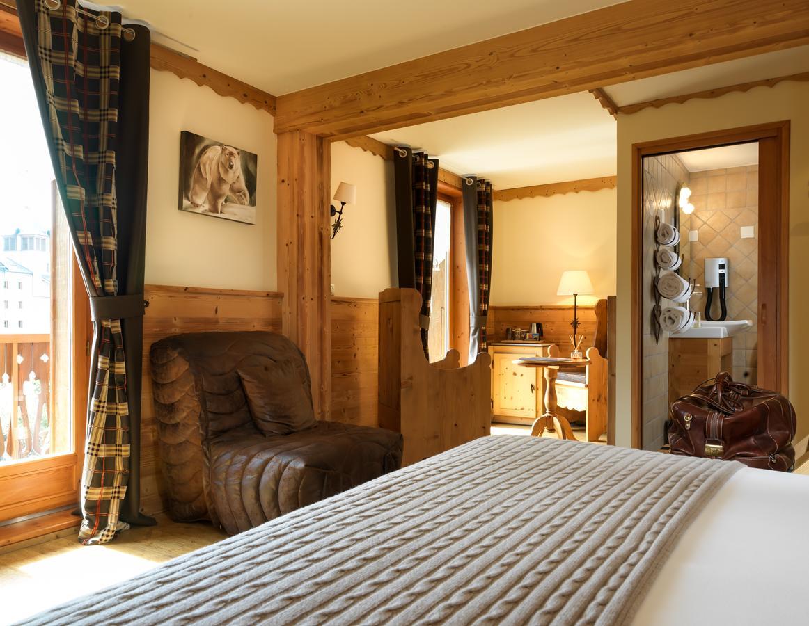 Junior Suite with Balcony - Mountain View