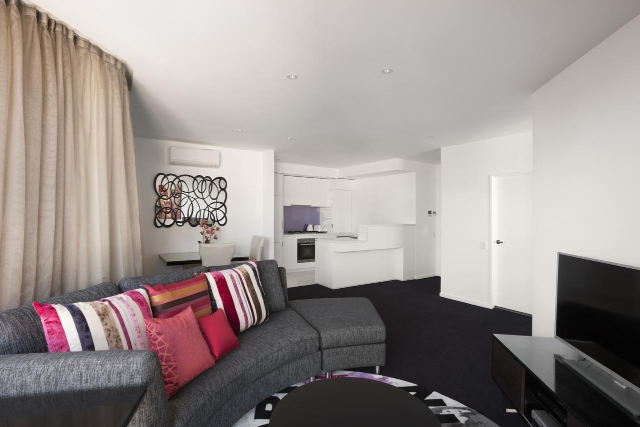 Two-Bedroom Apartment with Balcony and Water View