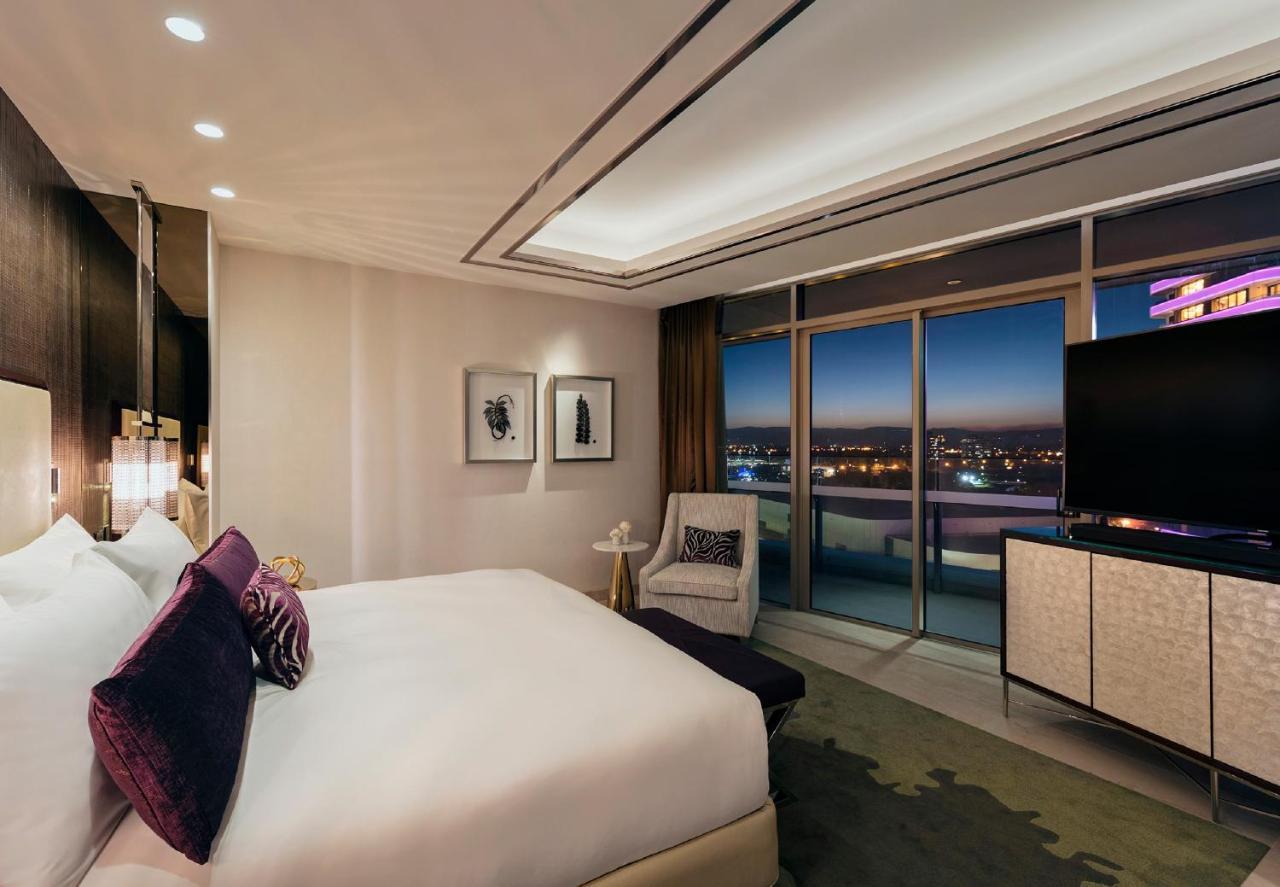 Deluxe Penthouse Suite with Billiard Room