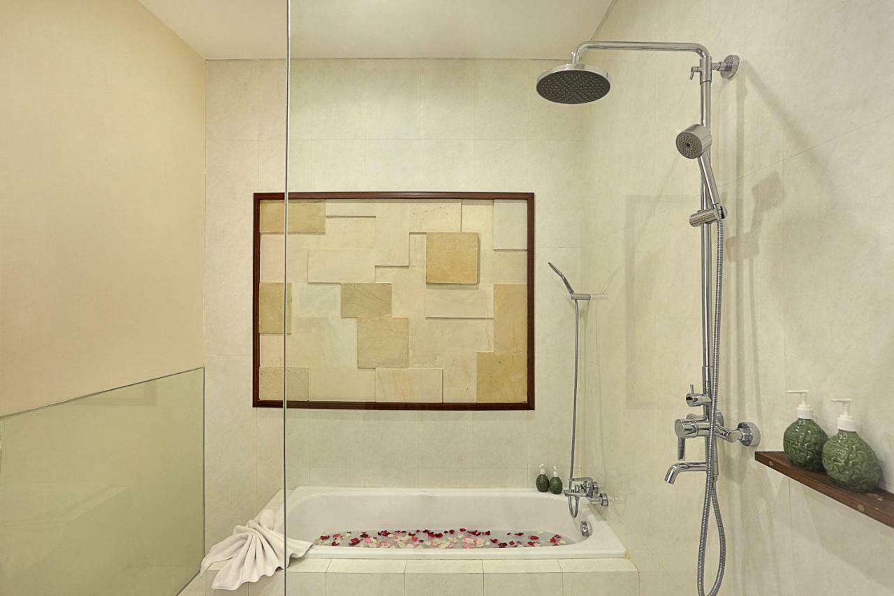 Deluxe Double or Twin Room with Pool View