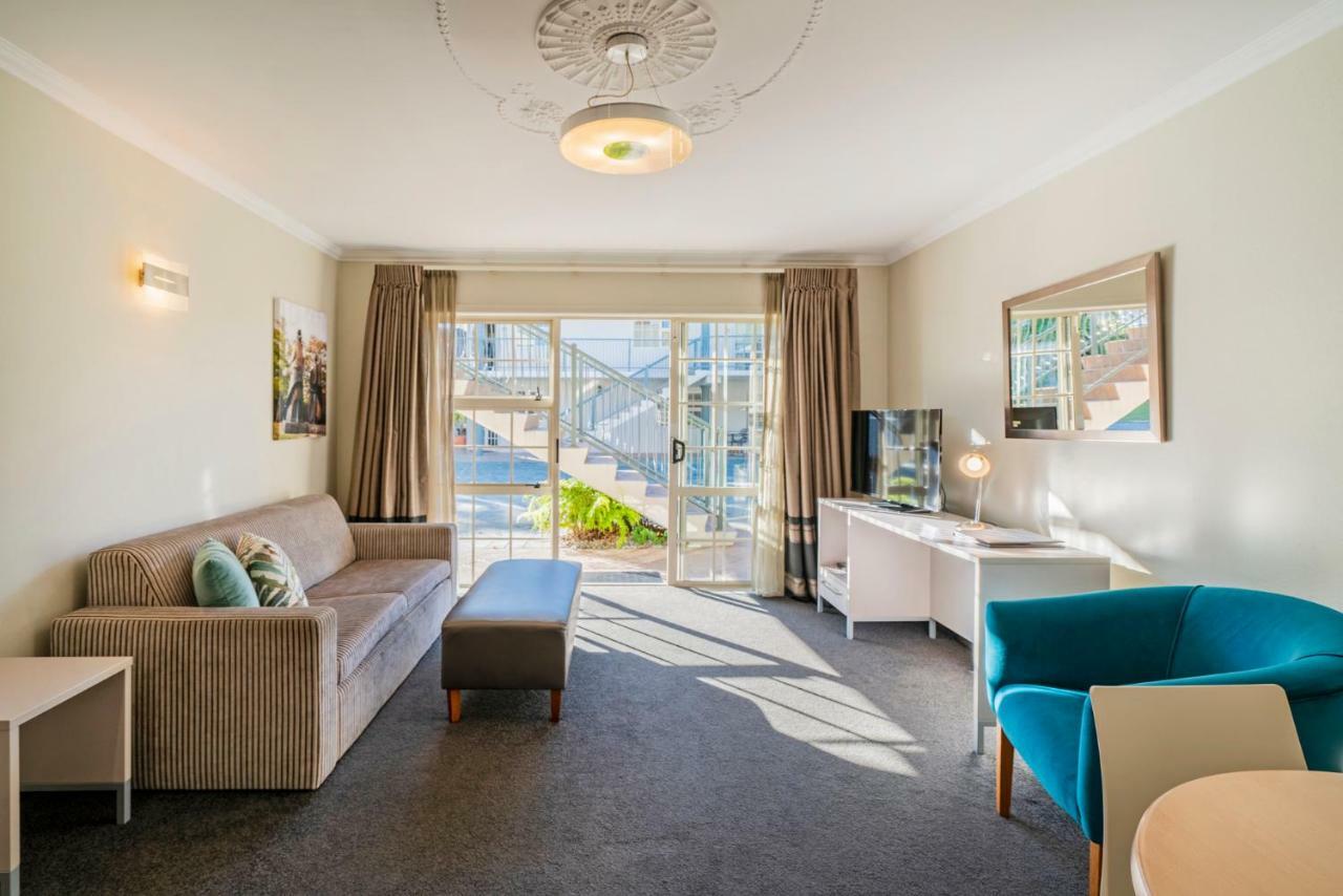 Executive One Bedroom Suite with Spa Pool,906306697:JPEG