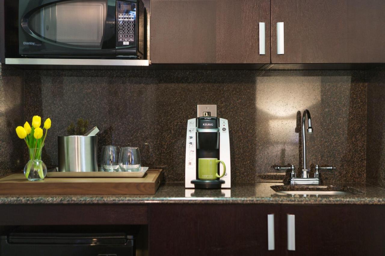 Queen Studio Kitchenette,957927262:JPEG