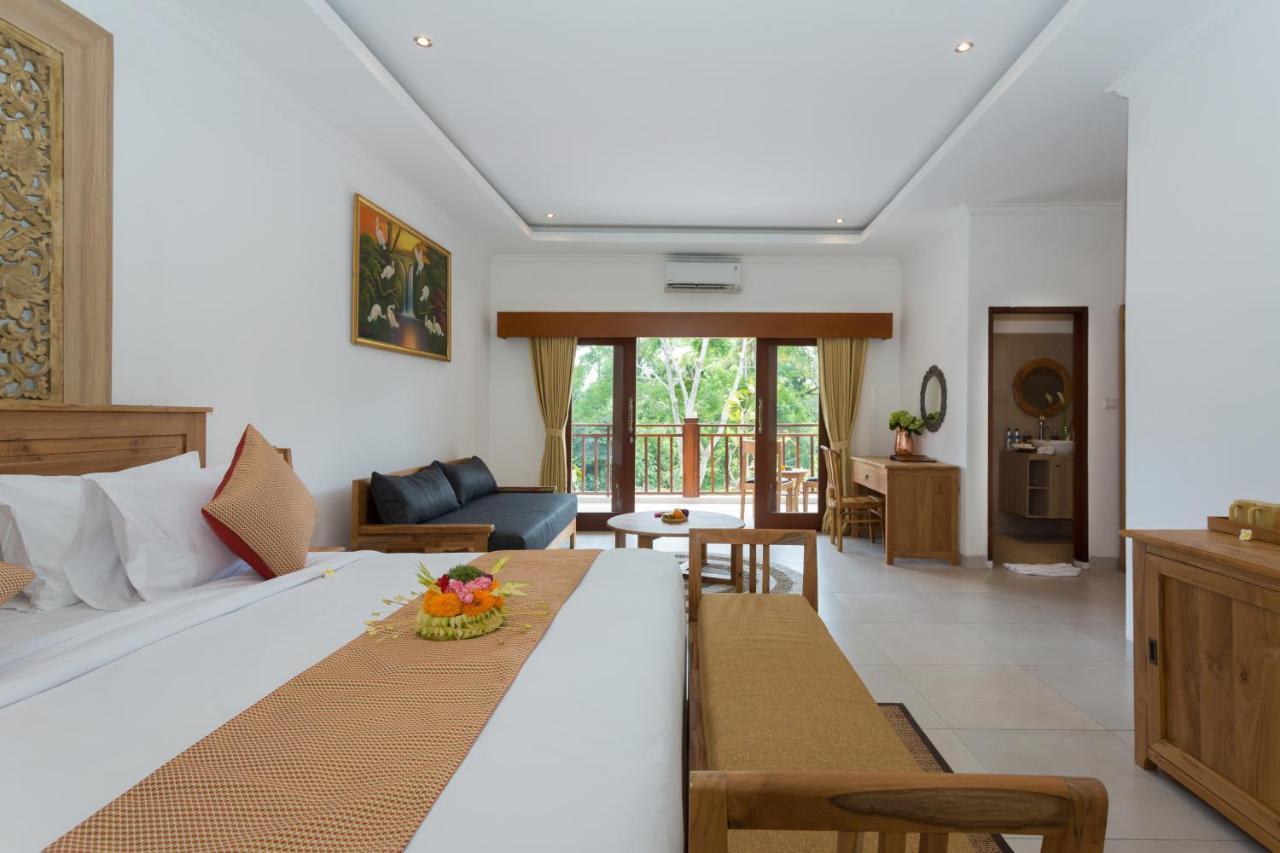 Suite with Pool View