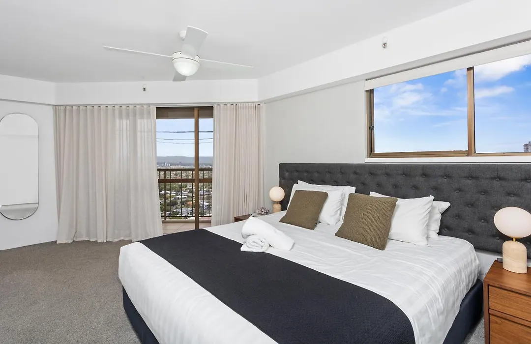 Burleigh Esplanade Apartments-1