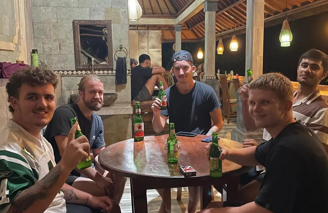 Ww Backpackers-1