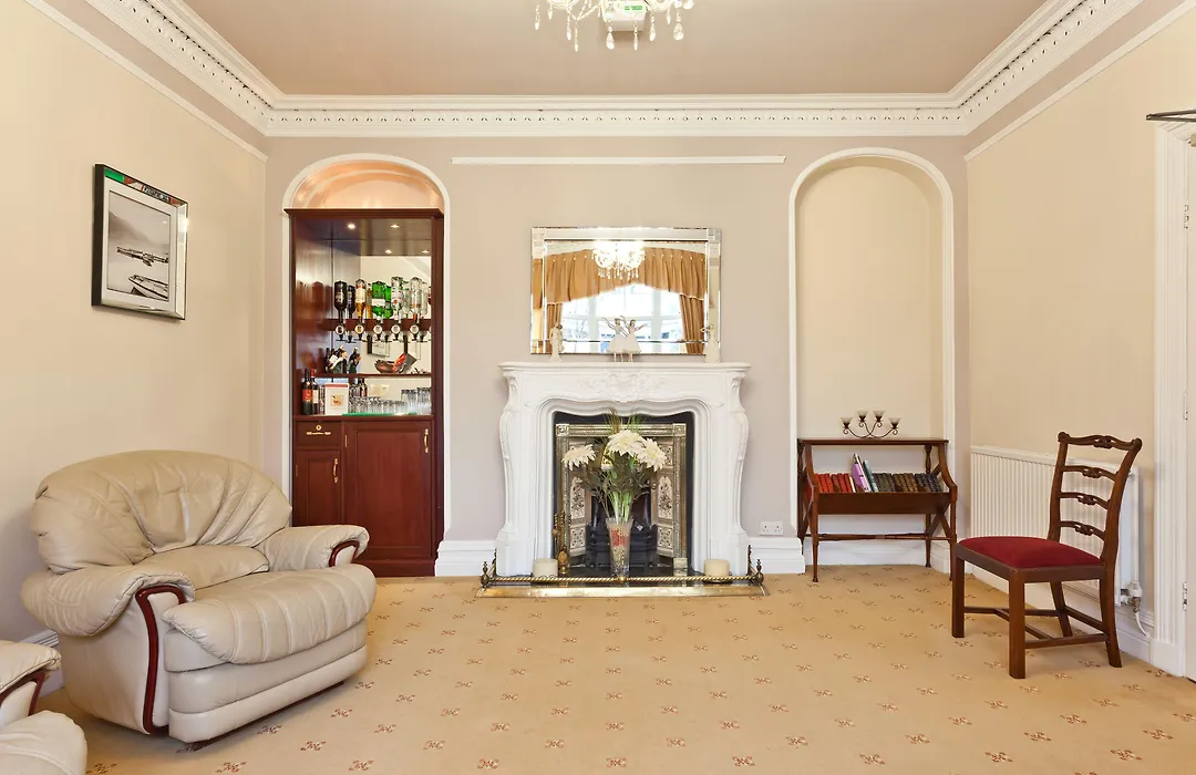Beaumont Windermere - Adults-Only Boutique Guest House- Free Parking & Wellness Access-1