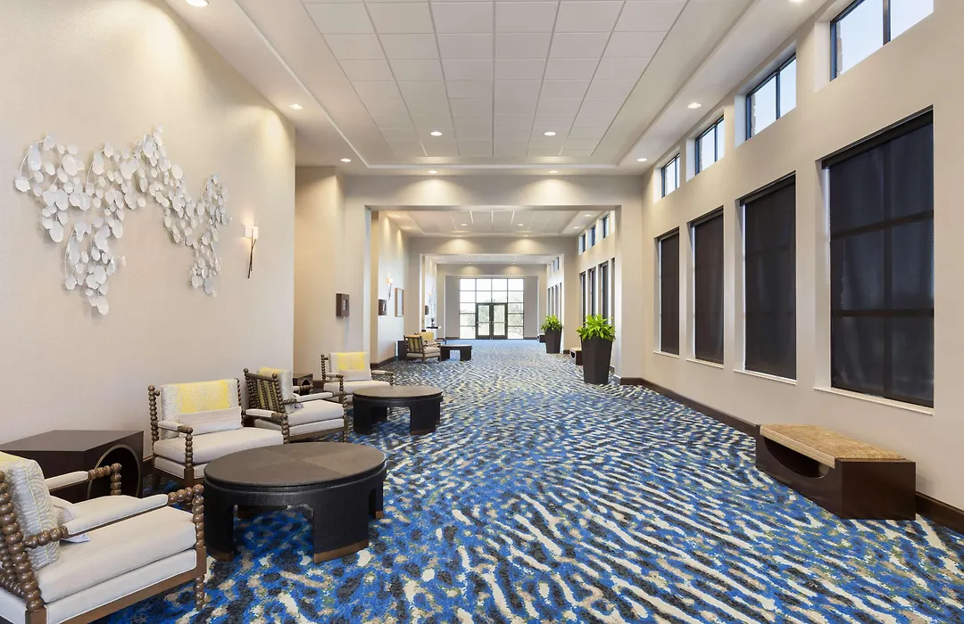 Embassy Suites San Antonio Brooks City Base Hotel & Spa-1