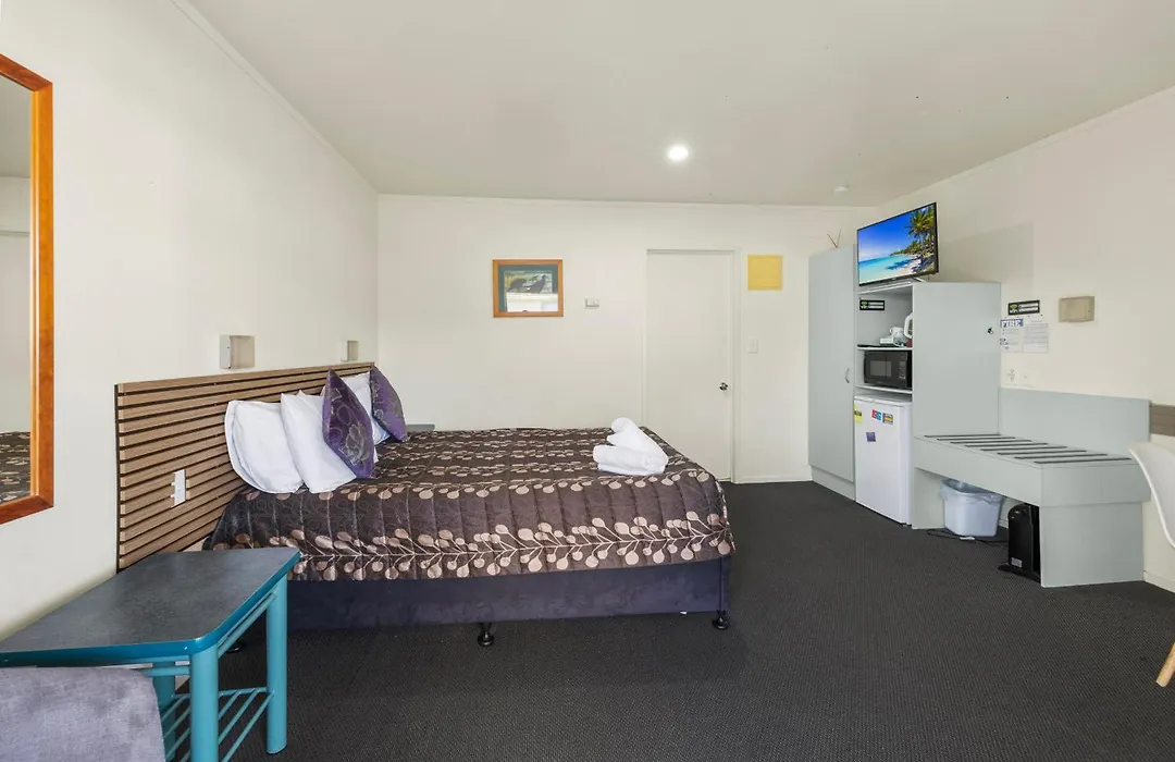 Birchwood Spa Motel-1