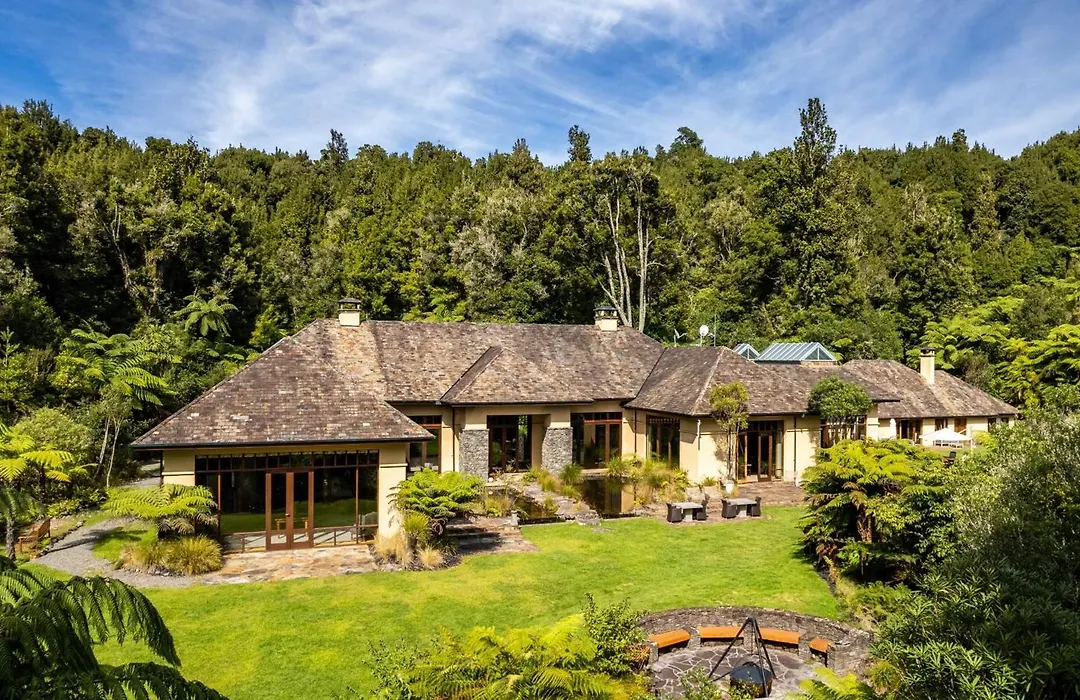 Treetops Lodge & Estate-1