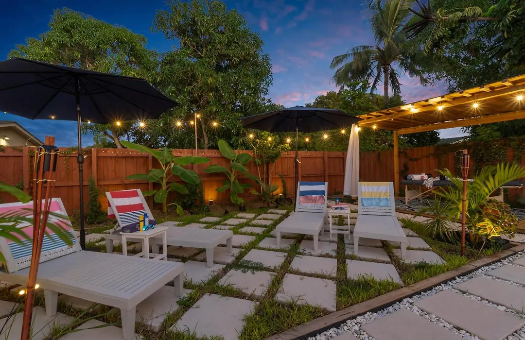 Blue Lizard - Men Only Clothing Optional - Guesthouse & Spa-1