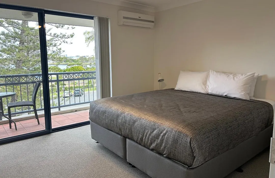 Bella Mare Coolangatta Beachside Apartments-1