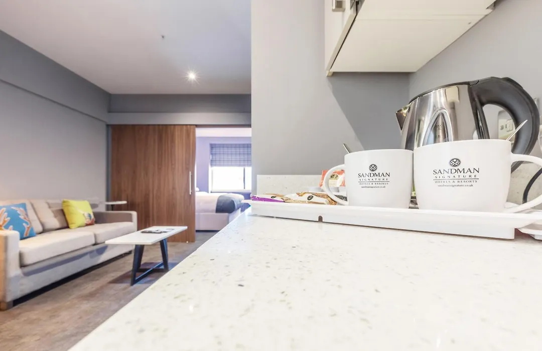 Sandman Signature Aberdeen Hotel & Spa-1