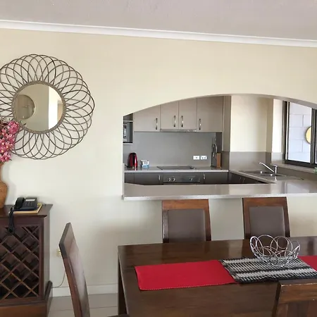 Coral Towers Holiday Suites-3
