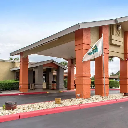 Quality Inn & Suites I-35 Near Frost Bank Center-3