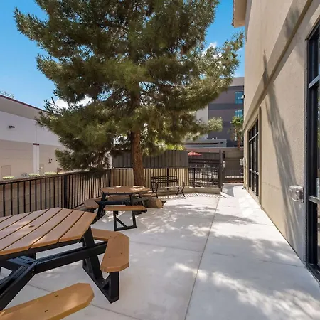 Comfort Inn & Suites Las Vegas - Nellis-2