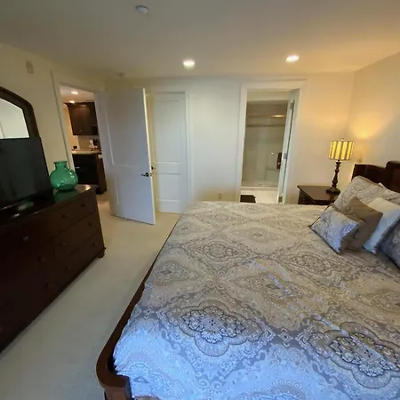 Spacious Furnished Suite At Peninsula Bay Resort-3