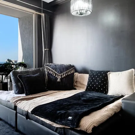 Versace Themed Hotel Room In Prime Location-3