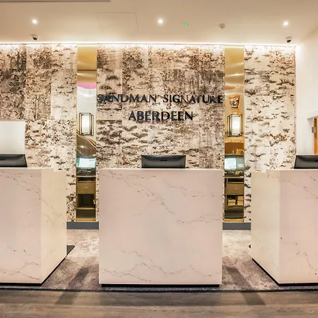 Sandman Signature Aberdeen Hotel & Spa-3
